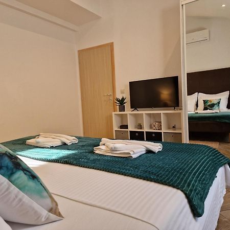 Holiday Home Near Trogir Kastel Stafilic Ngoại thất bức ảnh