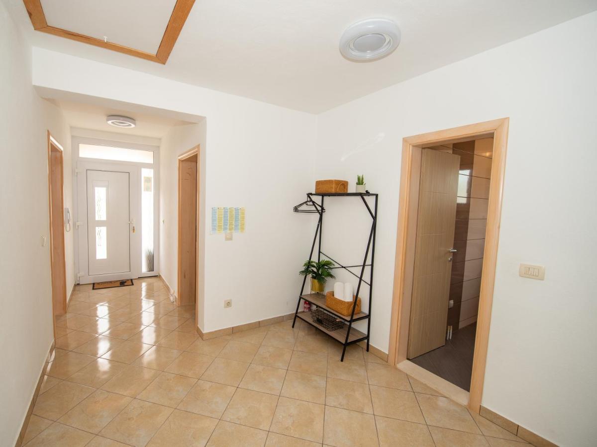 Holiday Home Near Trogir Kastel Stafilic Ngoại thất bức ảnh