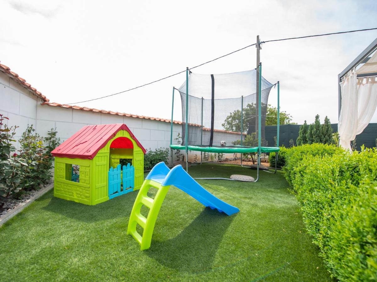 Holiday Home Near Trogir Kastel Stafilic Ngoại thất bức ảnh