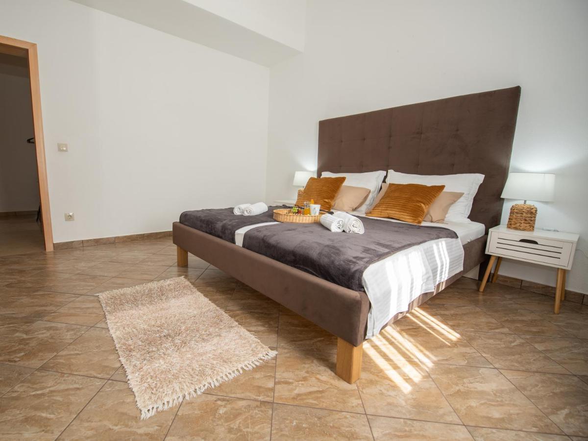 Holiday Home Near Trogir Kastel Stafilic Ngoại thất bức ảnh