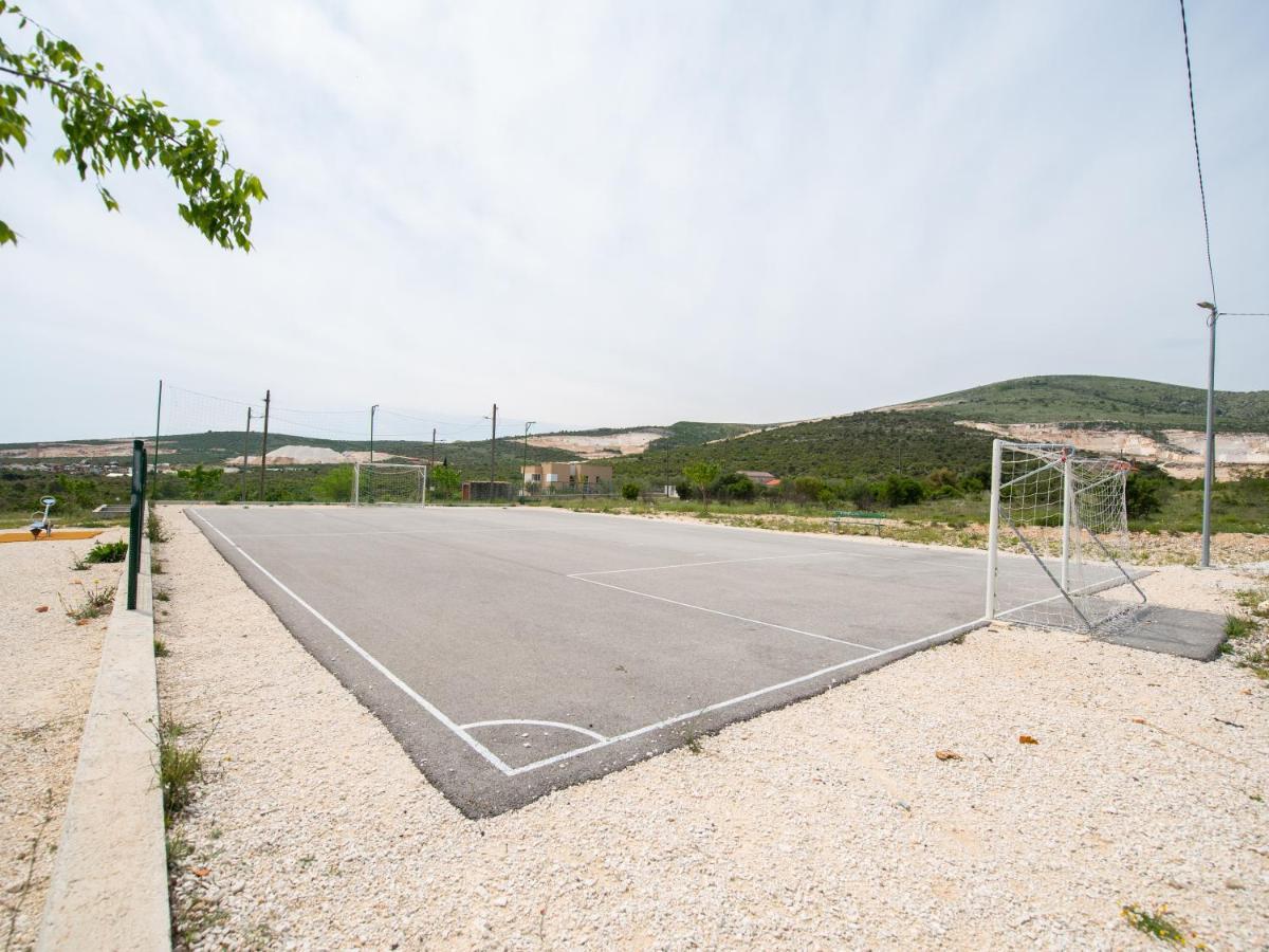 Holiday Home Near Trogir Kastel Stafilic Ngoại thất bức ảnh