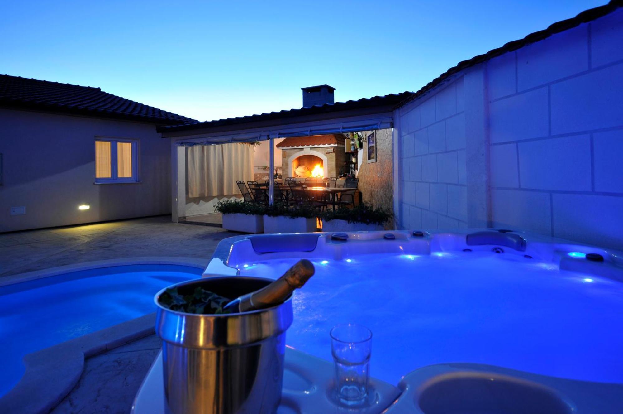 Holiday Home Near Trogir Kastel Stafilic Ngoại thất bức ảnh