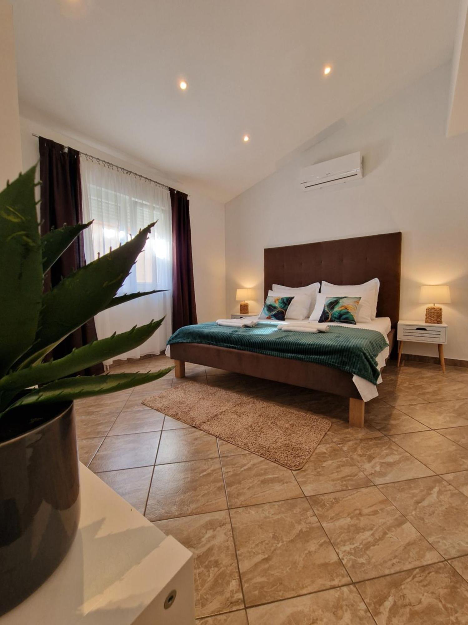 Holiday Home Near Trogir Kastel Stafilic Ngoại thất bức ảnh
