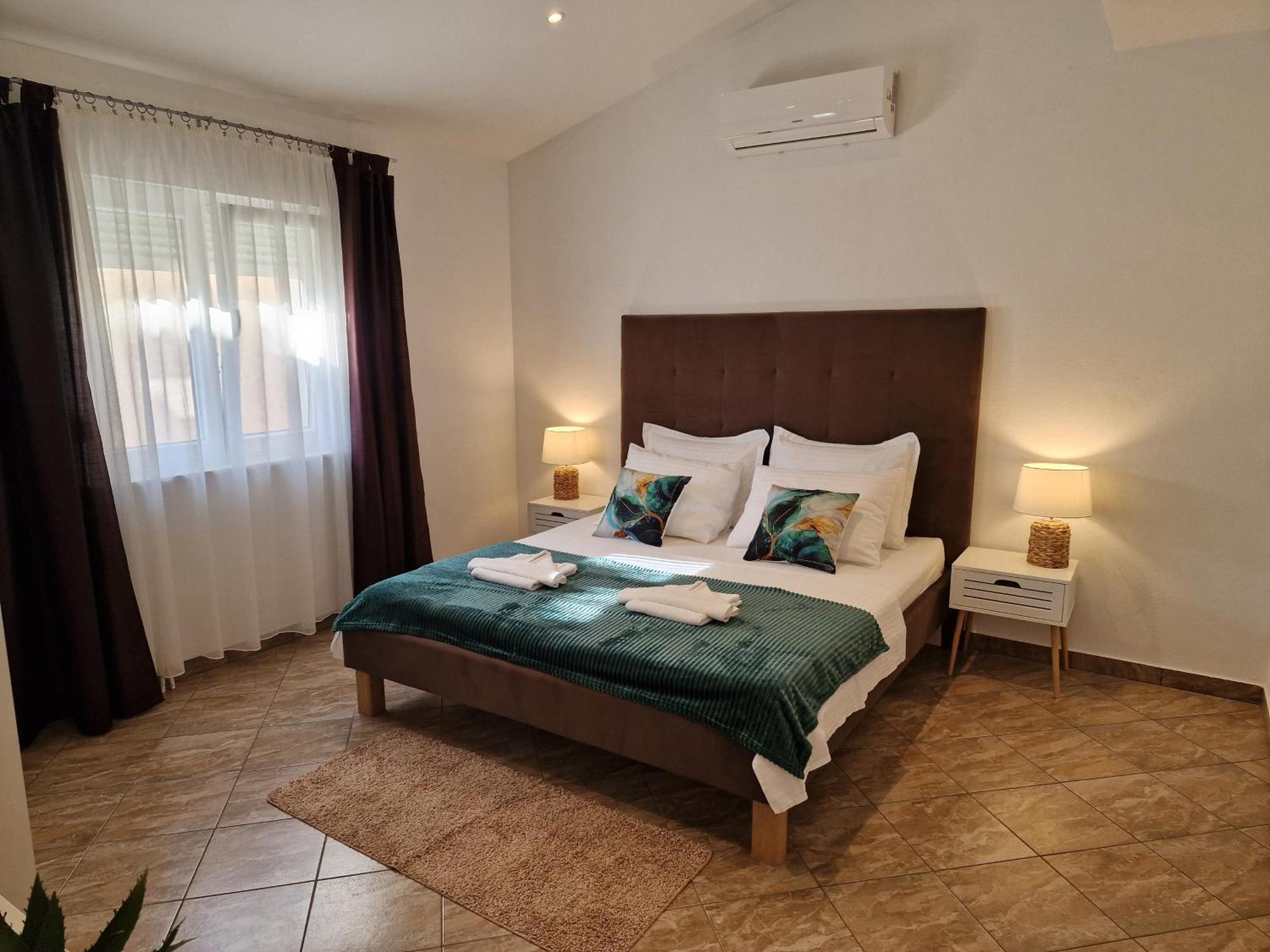 Holiday Home Near Trogir Kastel Stafilic Ngoại thất bức ảnh
